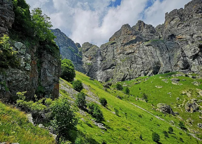 1br With A Free Designated Parking Space *