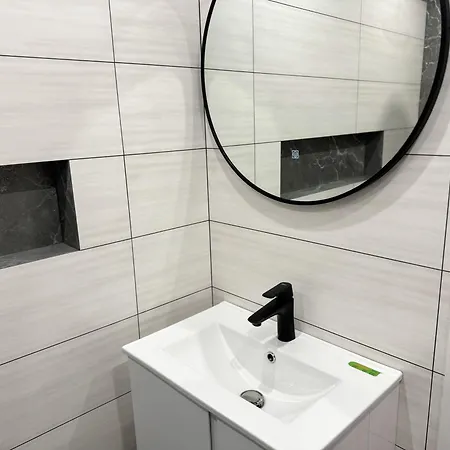 1br With Free Parking *