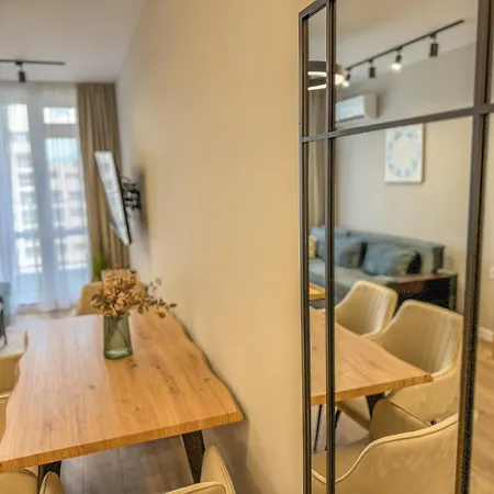 1br With Free Parking
