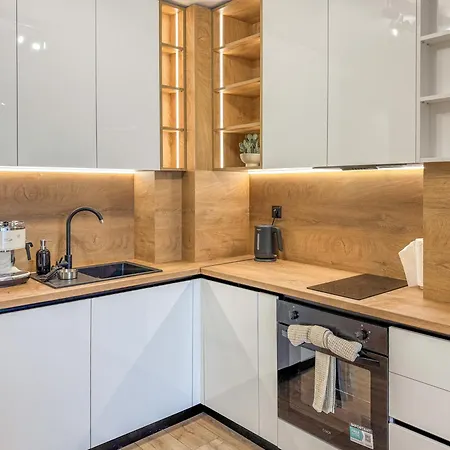 Apartment 1br With A Free Designated Parking Space *