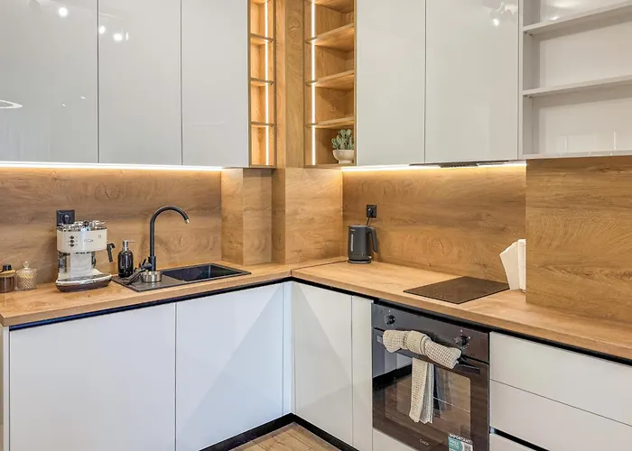 Apartment 1br With A Free Designated Parking Space *